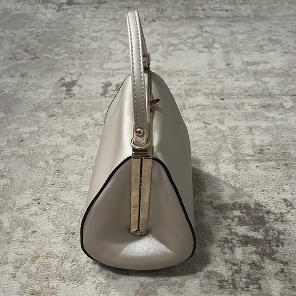 Beige/gold cross body. - Picture 2 of 4